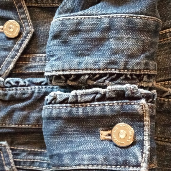 White House Black Market - Picture 4 of 8